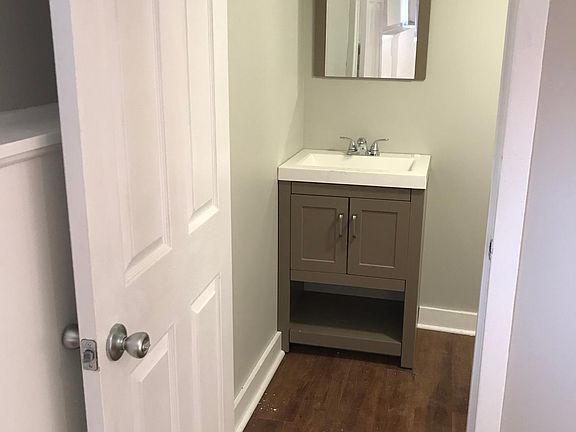 1/2 bath off bonus room