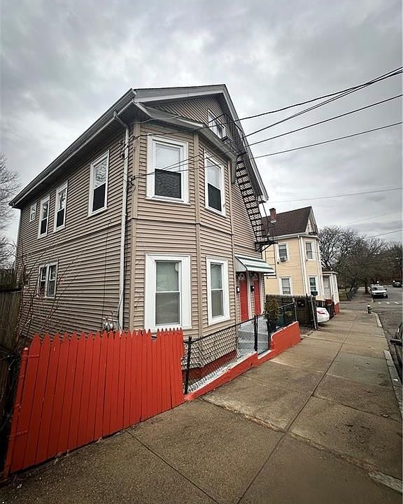 1st image of 23 Cutler St #2-B