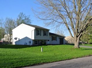 4143 Reddeer Rd, Liverpool, NY 13090