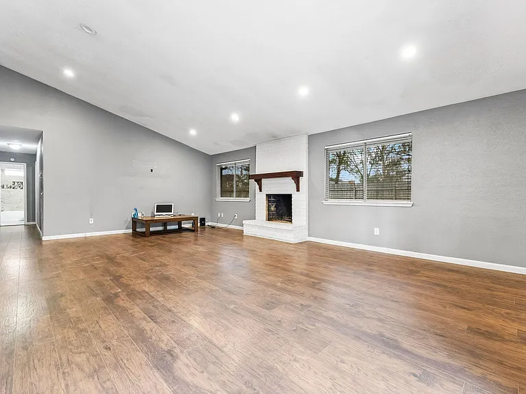 23135 Birnam Wood Blvd — Photo 8