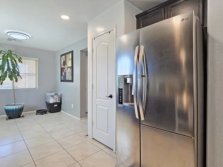 3913 S 185th Ln — Photo 10