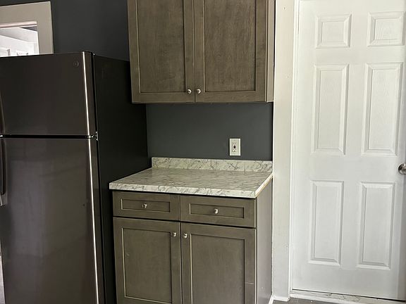 3rd image of 19 Garner St #1L