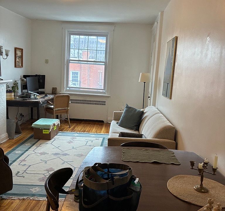 1st image of 215 Gladstone Ave #11