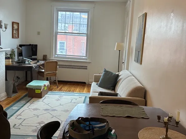 215 Gladstone Ave #11, Ottawa, ON K2P 0Y4