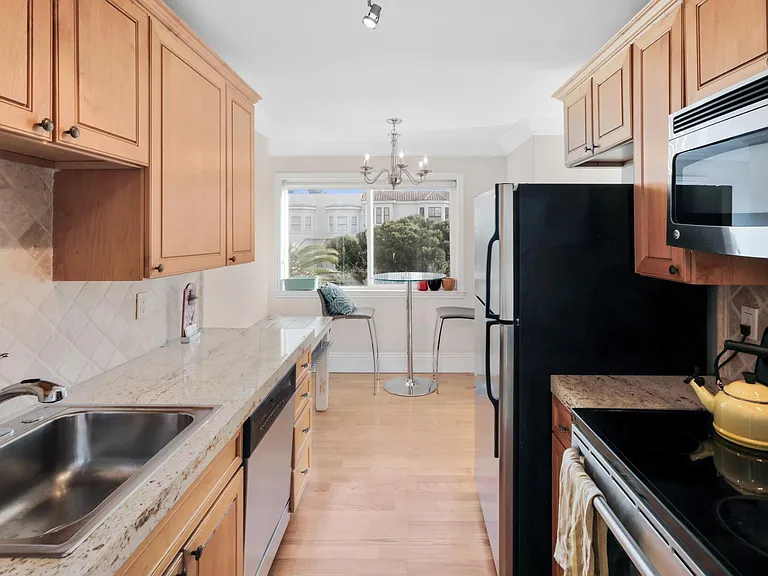 198 Dolores St #4 — Photo 4