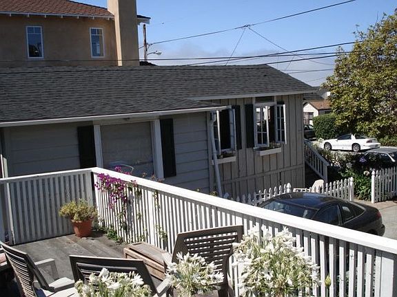 Peek of the ocean from deck
