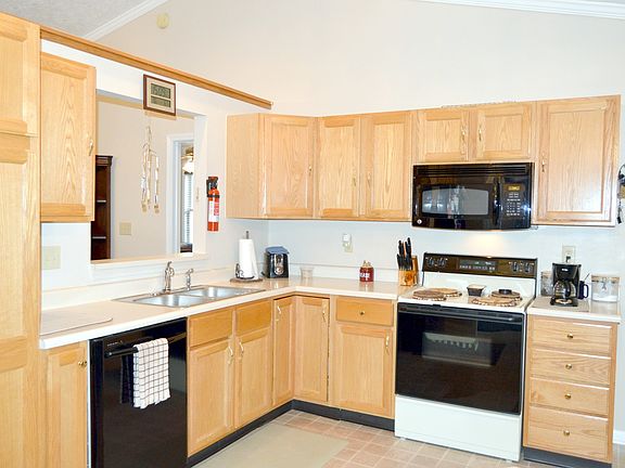 3rd image of 11023 Oakspring Dr