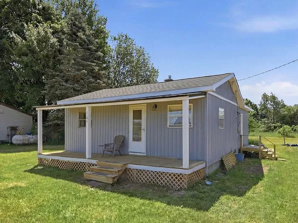 7782 W 56th St, Fremont, MI 49412