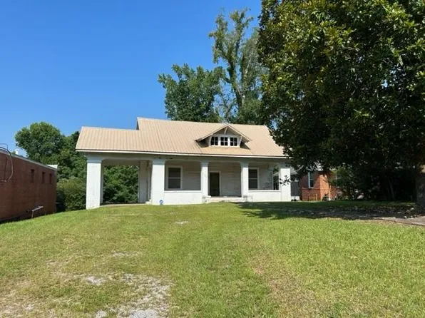 1004 Washington St, Marion, AL 36756