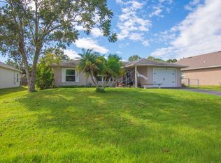 937 Riviera Ave, Sebastian, FL 32958
