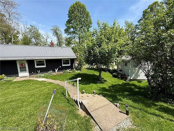 3rd image of 3201 Parkland Dr SW