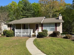4915 Hunter Village Dr, Ooltewah, TN 37363