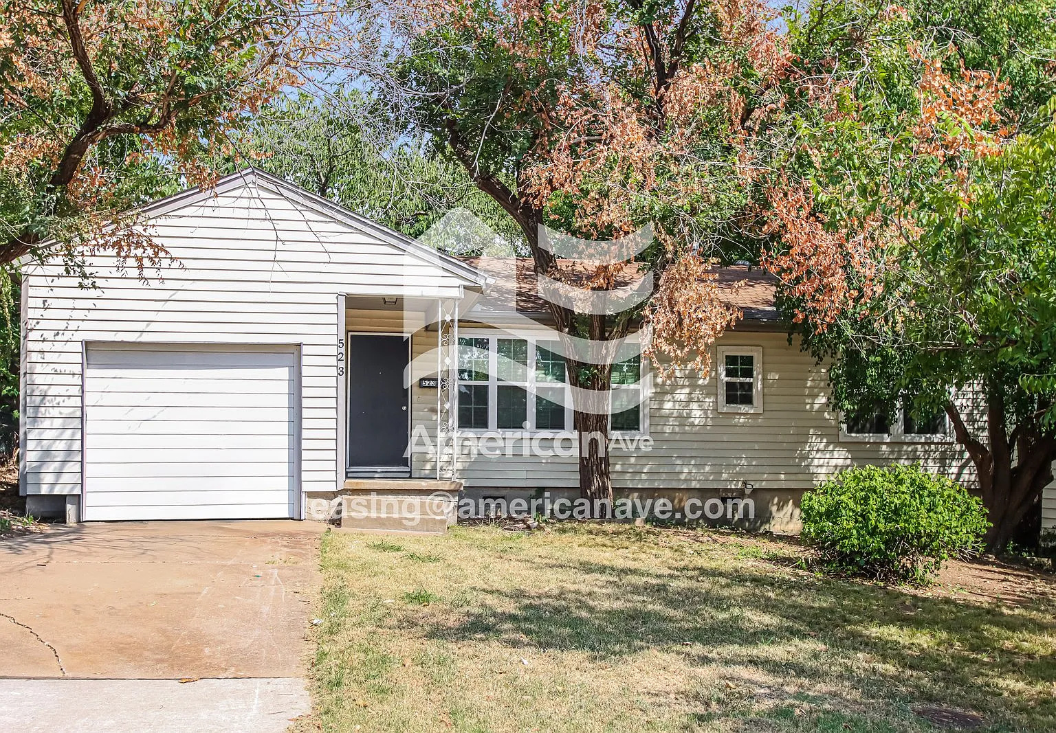 3 bed, 1.0 bath, 1053 sqft, $1,225 — Photo 1