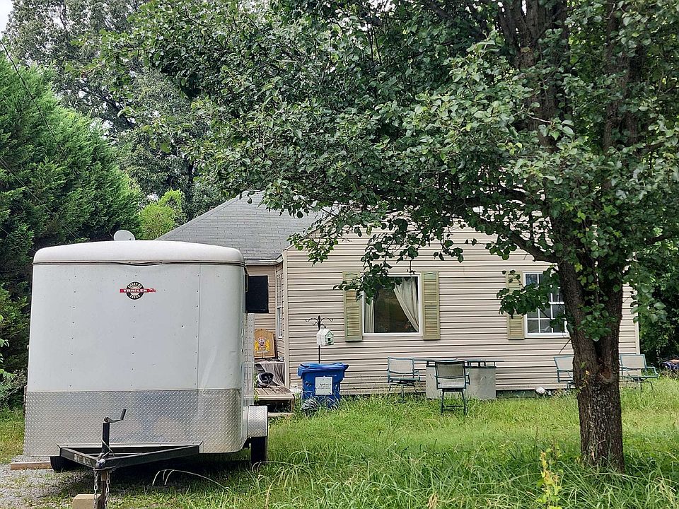 1st image of 111 Ellis Dr