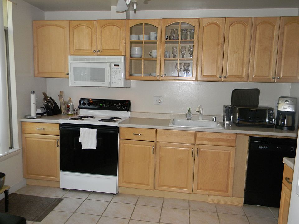 1st image of 610 15th St S #2