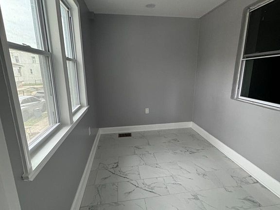 3rd image of 2604 S Holbrook St