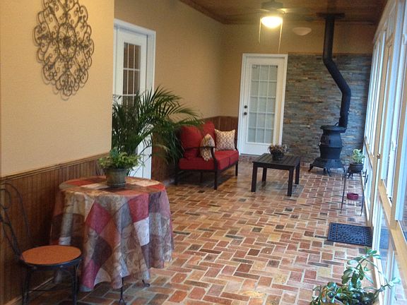 3rd image of 52 Meadow Hill Dr
