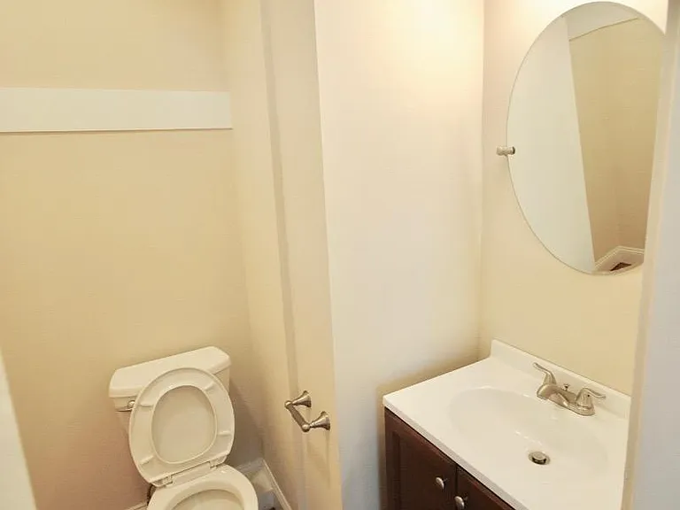 139 E Cottage St #3 — Photo 7