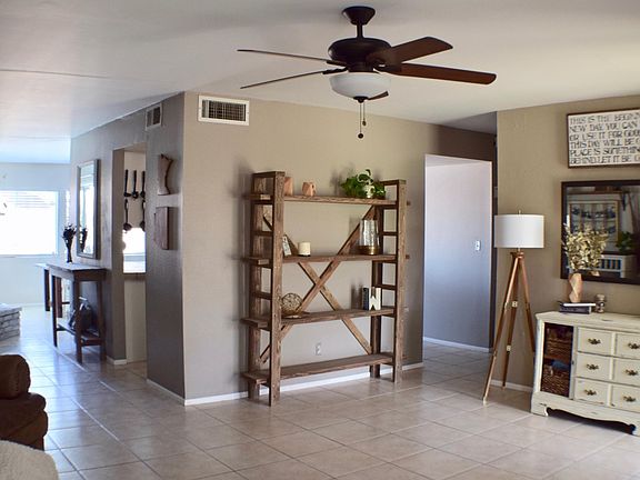 Entry area & living room