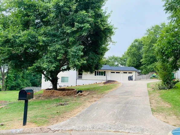 504 Dalewood Ct, Russellville, AR 72801