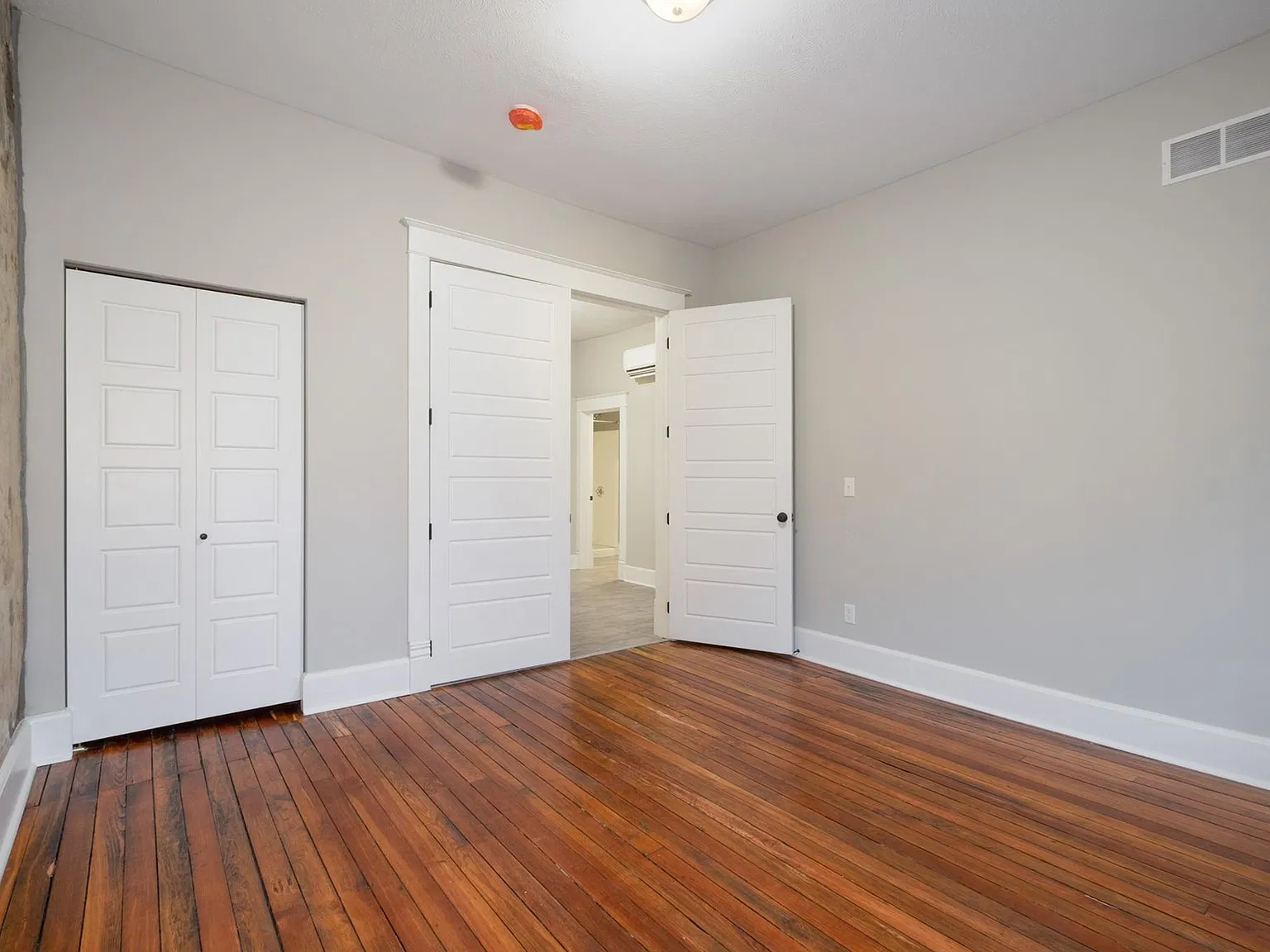 2 bed, 702 sqft, $1,215 — Photo 4