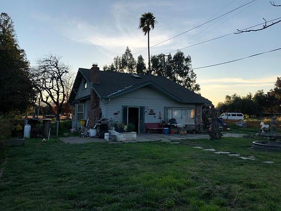 3rd image of 15205 Murphy Ave