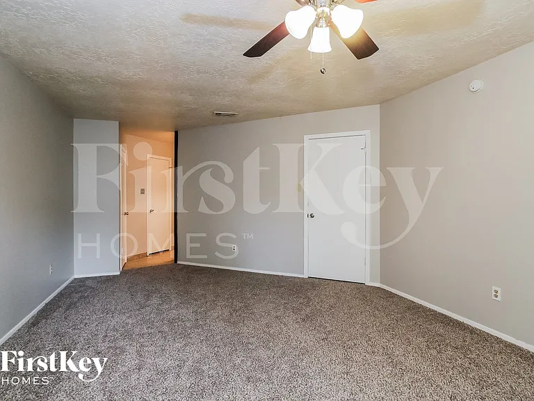 4403 Pineville Ln — Photo 8