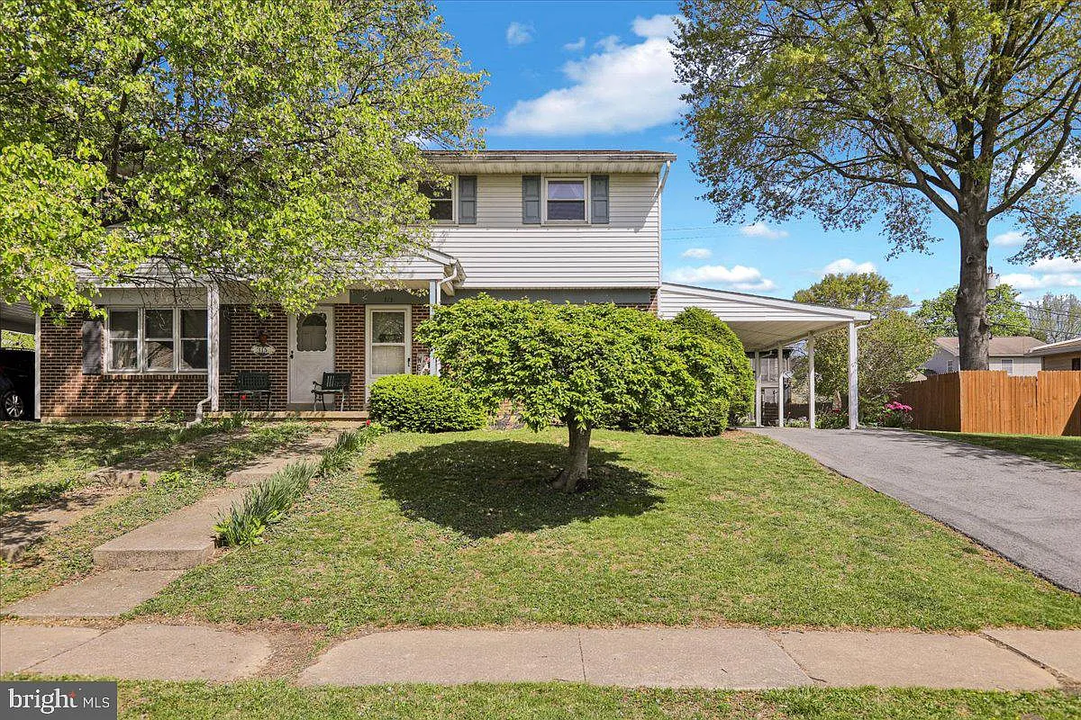 313 Grant Ave photo 1
