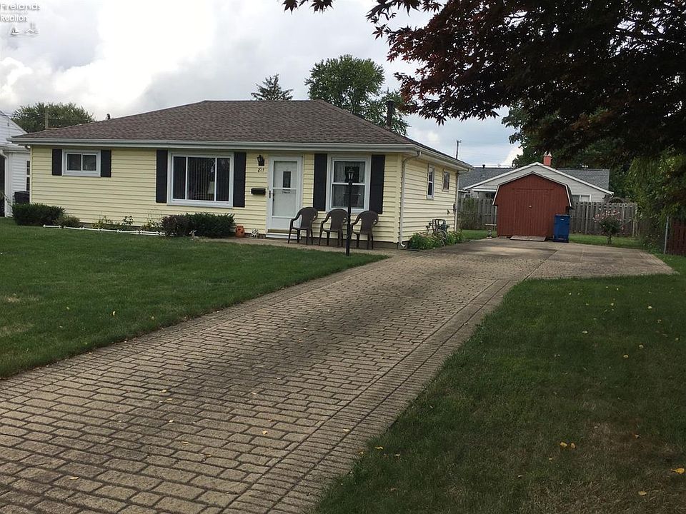 1st image of 811 Thorpe Dr