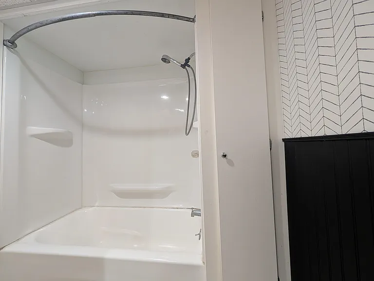 425 Carl Broggi Hwy #1 — Photo 12