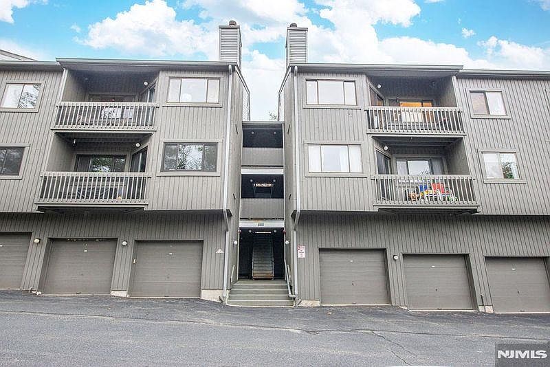 1st image of 283 Redwood Ct Unit 283