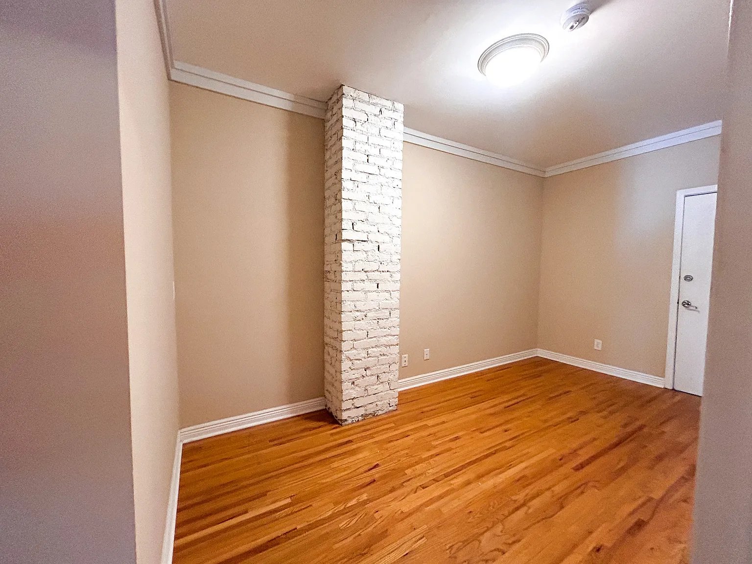 3 bed, 1100 sqft, $1,800 — Photo 4