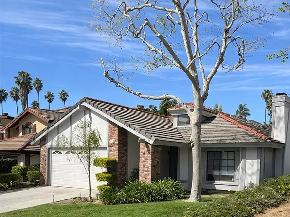 2667 Victoria Park Dr, Riverside, CA 92506