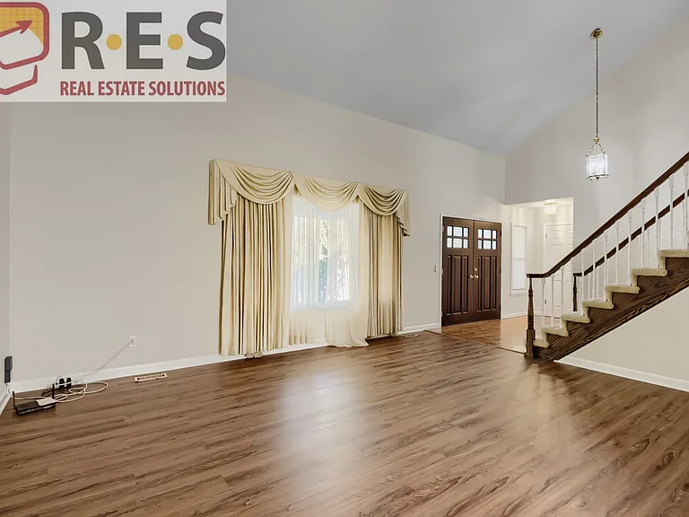 6346 S Jersey Ct — Photo 2