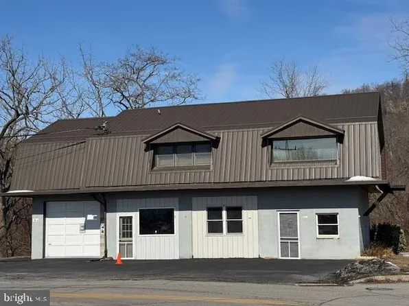 9 E Furnace Rd, Mc Veytown, PA 17051