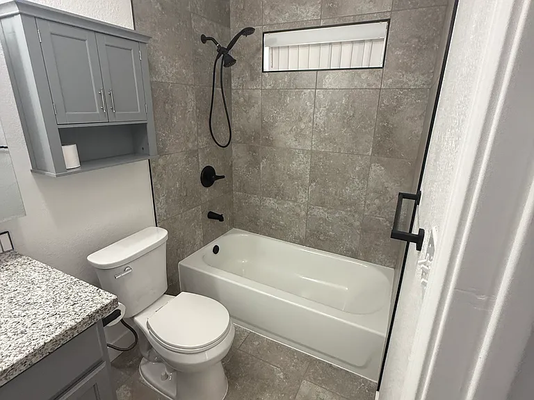 409 Plymouth Ave — Photo 10