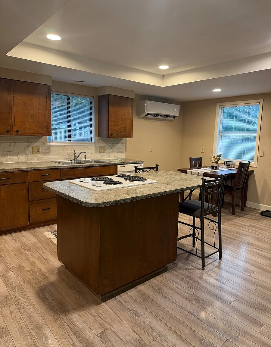 1 bed, 640 sqft, $1,800 — Photo 4