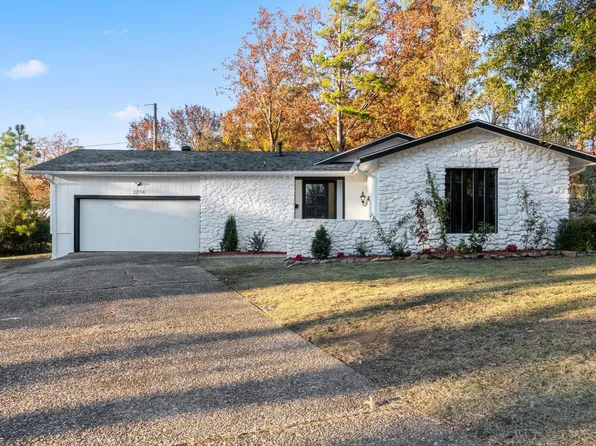2214 Old Forge Dr, Little Rock, AR 72227