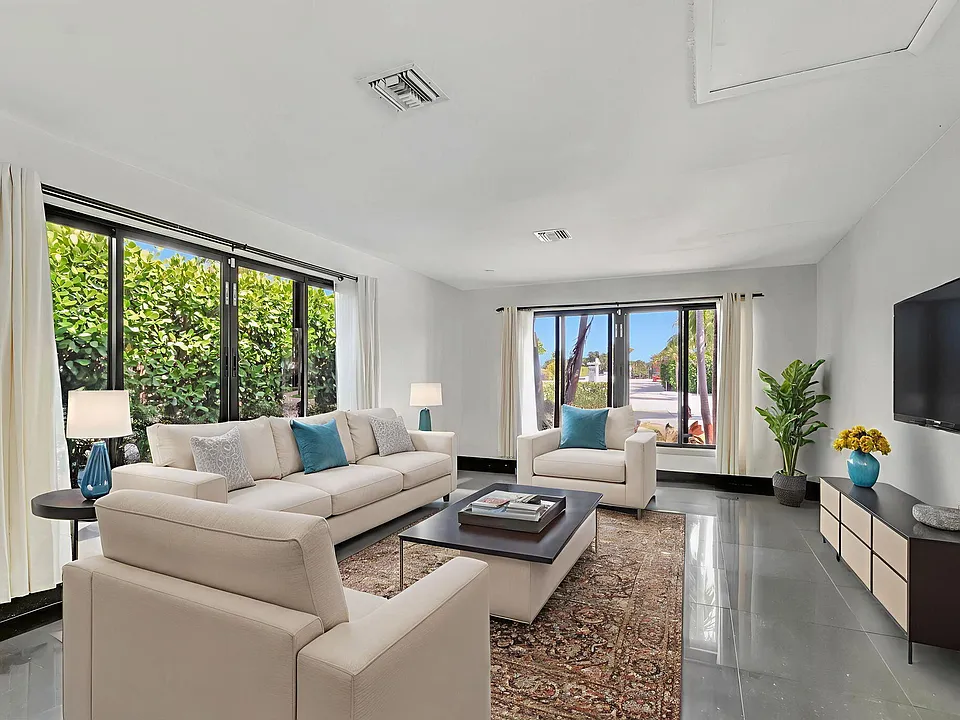 187 Duke Dr