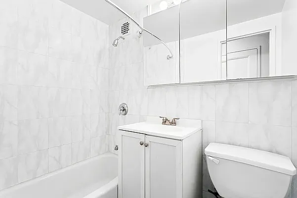 Rented by Compass | media 7