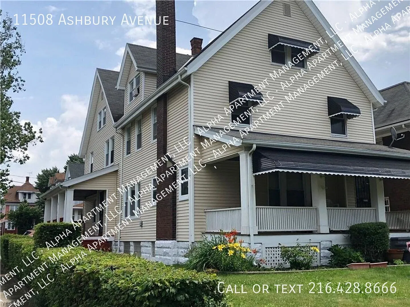Just minutes away from University Circle, University Hospital, Case Western University, museums, ... — Photo 1