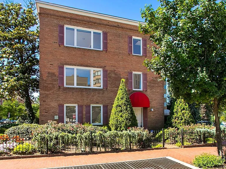 837 New Hampshire Ave NW — Photo 2