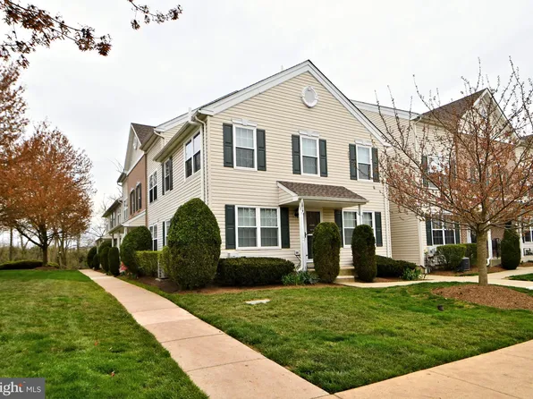 2019 Creekside Ct #38, Warrington, PA 18976