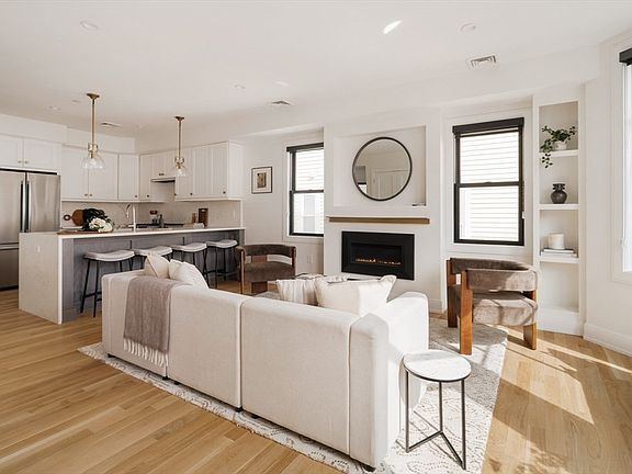 4th image of 36 Hall St #2