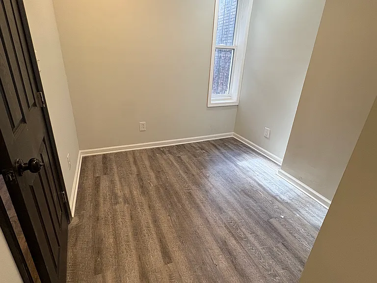 1402 Aisquith St — Photo 13