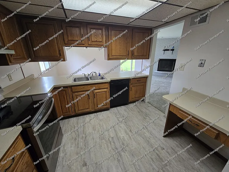 1315 Brookside Dr #A — Photo 6