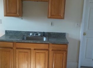 354 Hampden St APT 4L, Holyoke, MA 01040