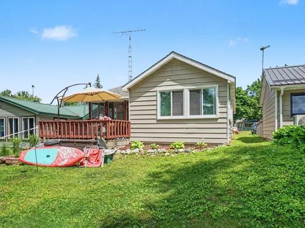 6736 Ridge Rd, Harrison, MI 48625