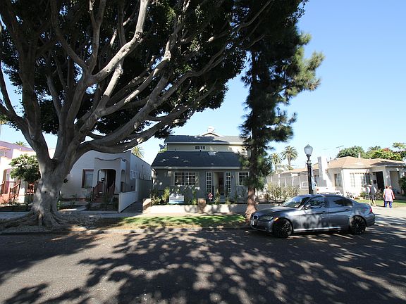 3rd image of 4064 La Salle Ave #2A