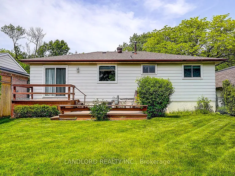 2294 Wyandotte Dr — Photo 41